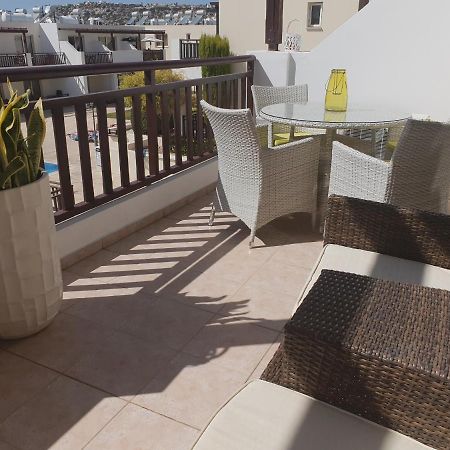 Stunning Apartment C106 With Balcony Looking Over Pool Péja Eksteriør bilde