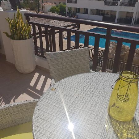 Stunning Apartment C106 With Balcony Looking Over Pool Péja Eksteriør bilde